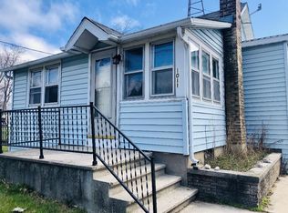 1011 Columbus St, Two Rivers, WI 54241