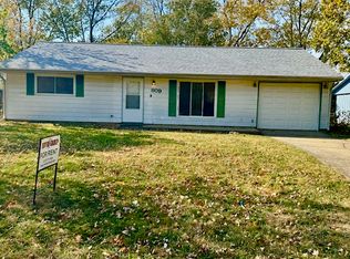 809 Maplepark Dr, Champaign, IL 61821