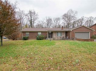 95 Nashua Dr, Clarksville, IN 47129