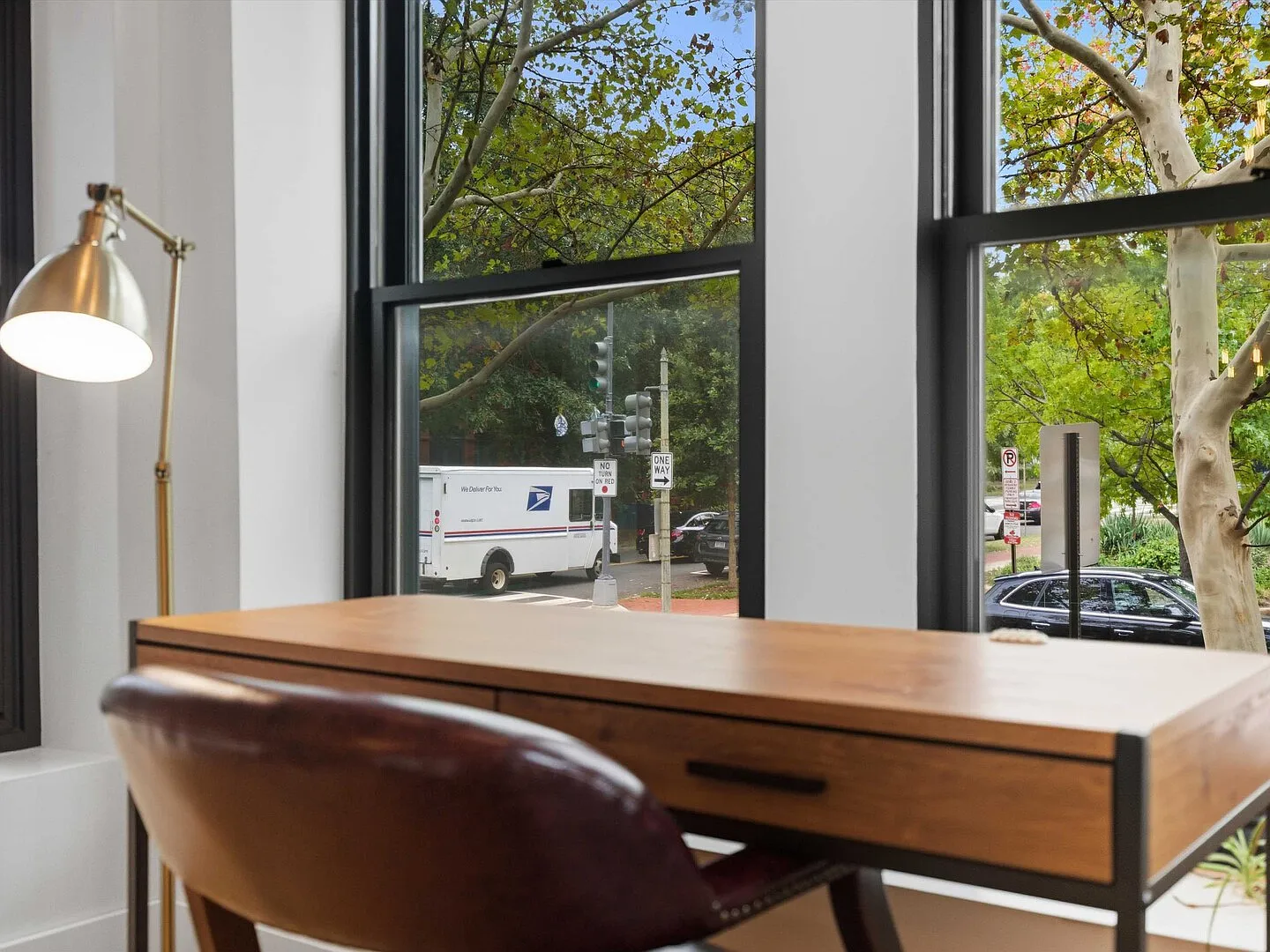 Modern 1BR Near Historic Logan Circle — Photo 3