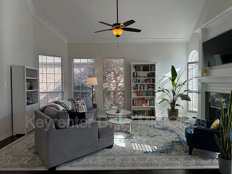 6213 Park Meadow Ln — Photo 5