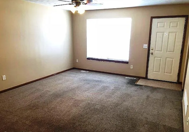 3 bed, 2.5 bath, $1,560 — Photo 3