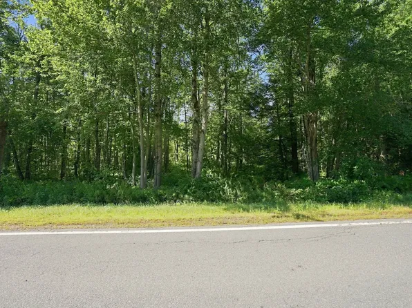 32 Berkshire Trl E, Williamsburg, MA 01096