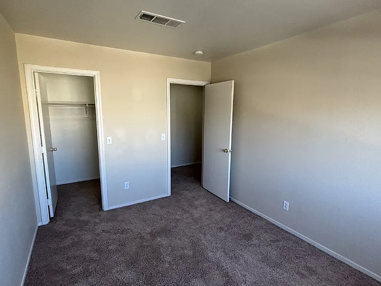 709 Spotted Eagle St — Photo 18