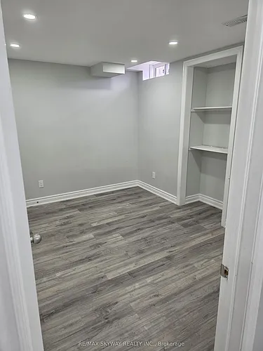 6 Haverstock Cres #BASEMENT Photo 1