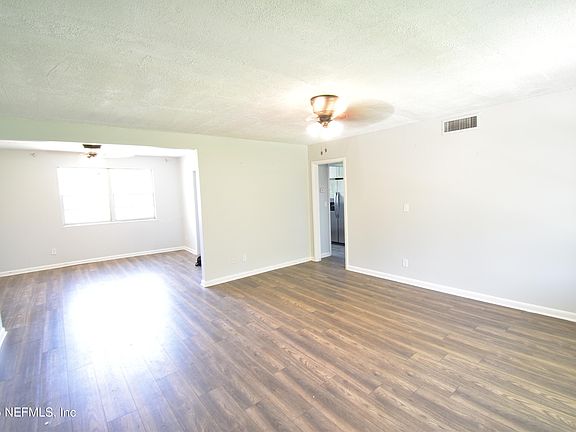 5th image of 3037 RIBAULT SCENIC Drive