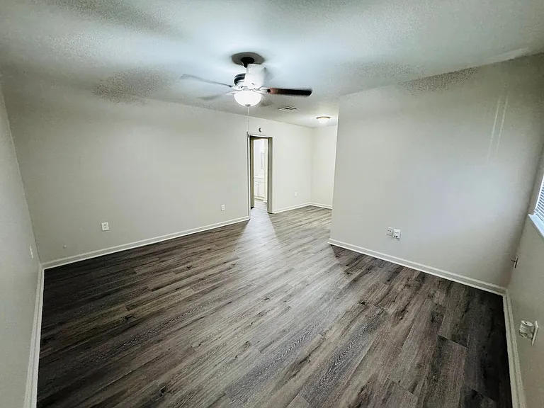 2875 Iowa St — Photo 22