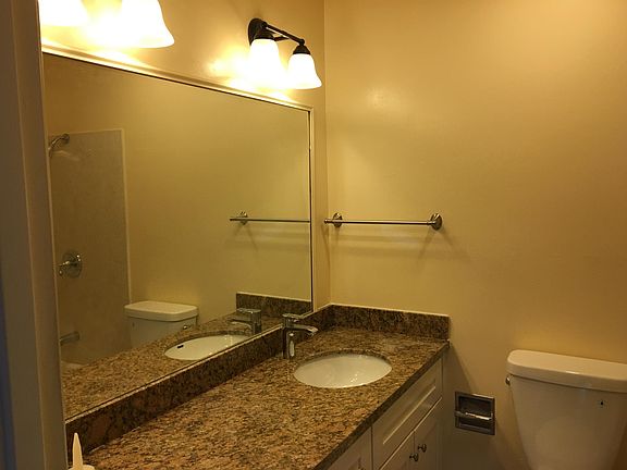 5th image of 405 Pinehurst Ave