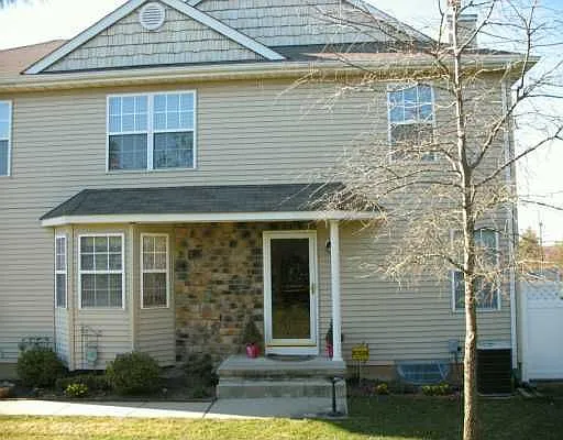 605 Cobblestone Ct photo 1
