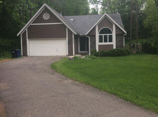 6090 Lake Linden Dr, Shorewood, MN 55331