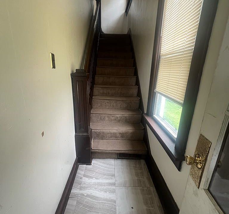 1st image of 648 S Ankeny Ave