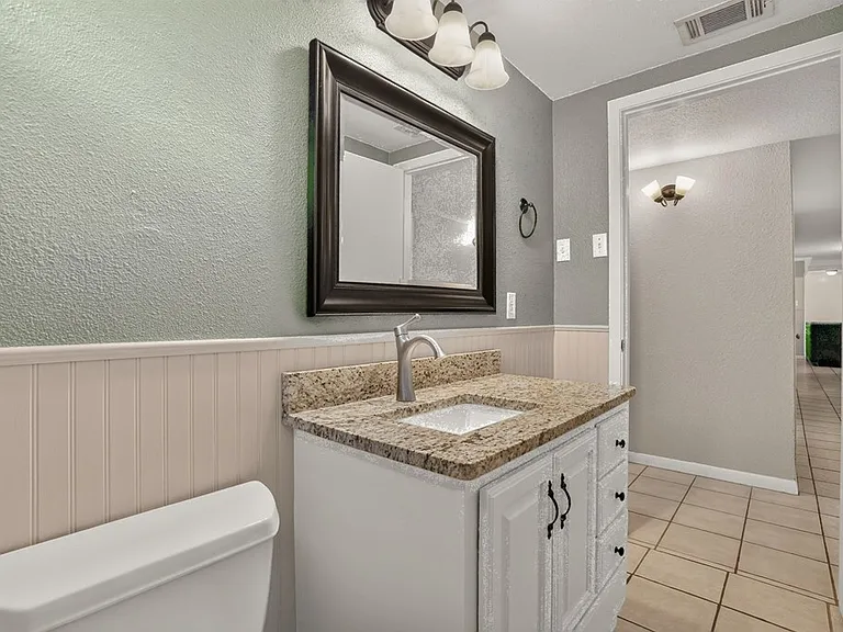 3111 W Louisiana Ave — Photo 32