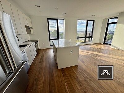4th image of 1513 Commonwealth Ave #506