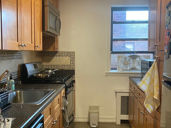 3rd image of 44-05 Macnish St Floor 6