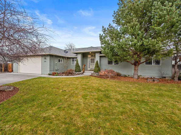 620 NW 22nd St, Redmond, OR 97756