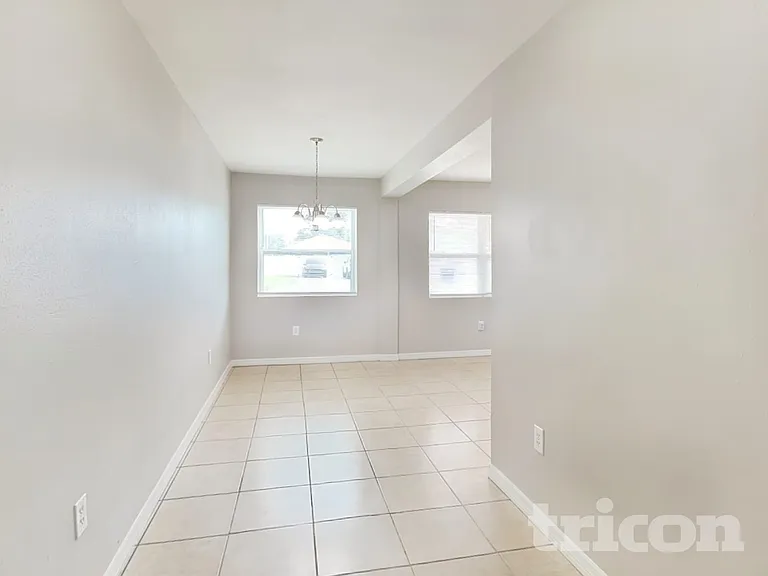 1707 W Hanlon St — Photo 4