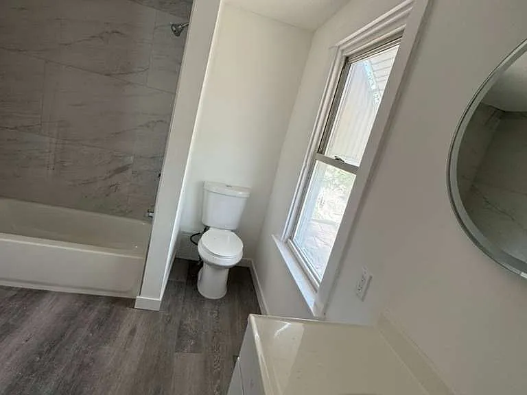 1520 Woodmont Ave — Photo 6