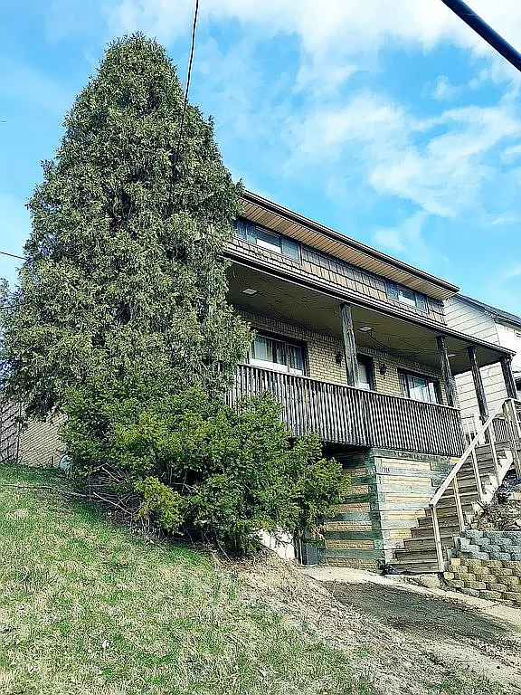 1334 Broadway St photo 1