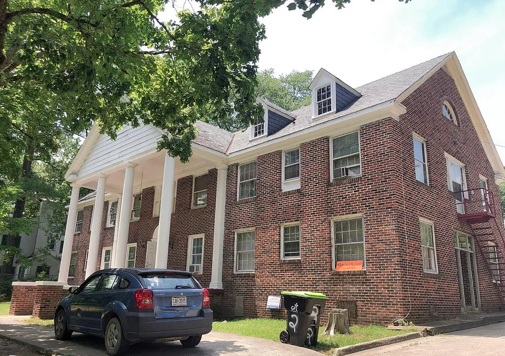 2 bed, $850 — Photo 2