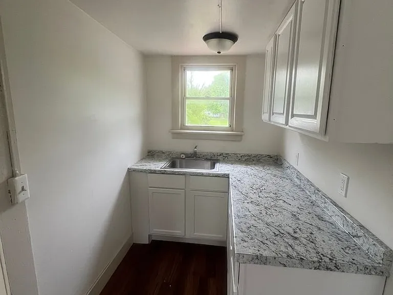 2417 W Jolly Rd — Photo 18