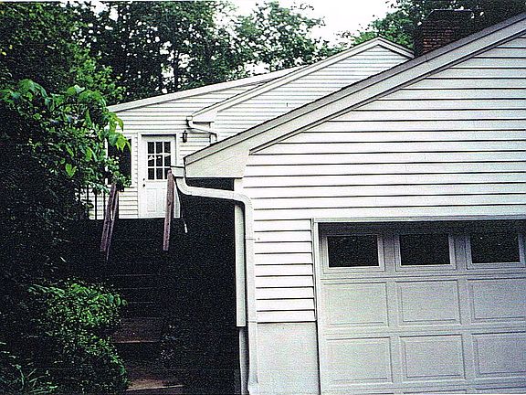 2nd image of 67 Hook Mountain Rd