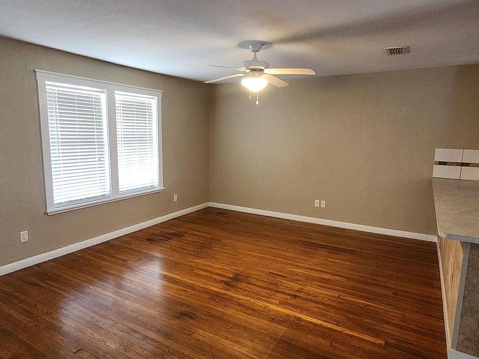 1st image of 1809 Tiger Ln