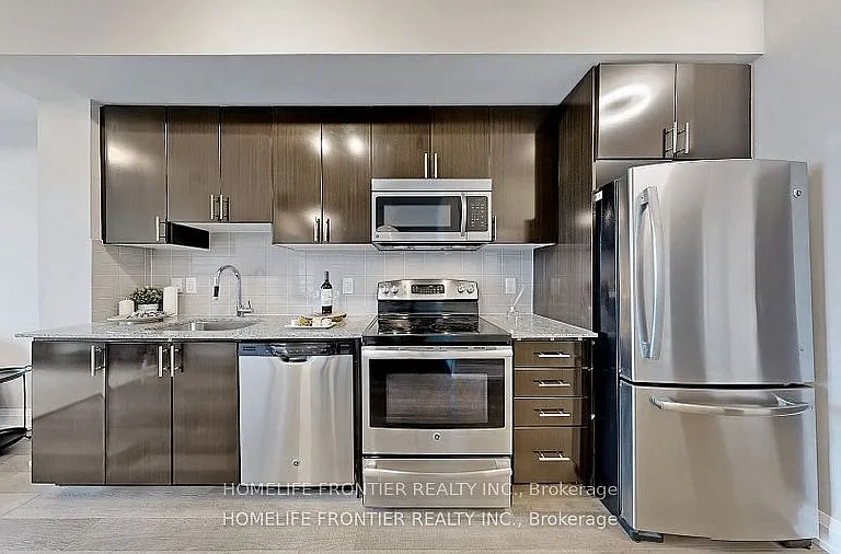 7161 Yonge St #2528 — Photo 13