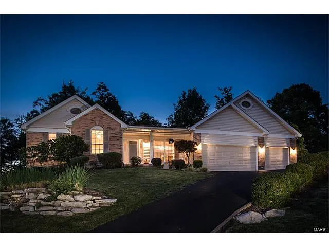 3223 Ridgetop View Dr photo 1