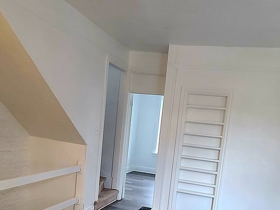2nd image of 1127 Walnut St Floor 2