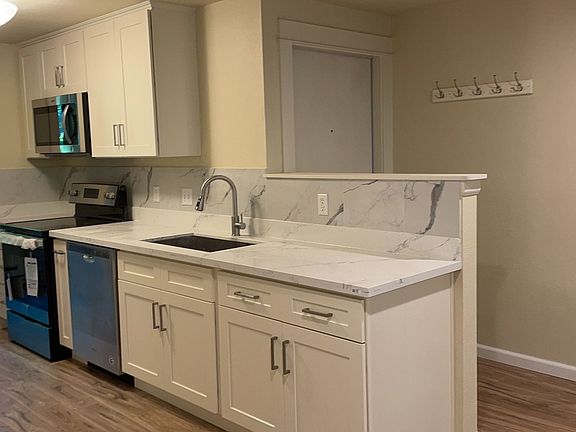 2nd image of 732 Kirkland Cir APT D202