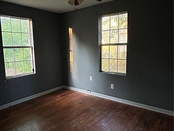 5th image of 2209 Rose St
