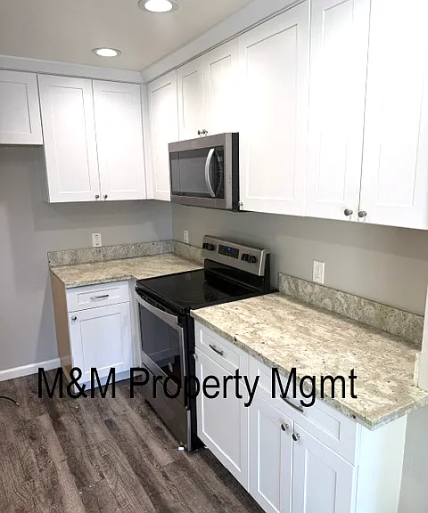 9821 Gardenwood Way — Photo 7