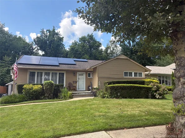480 Richmond Road, East Meadow, NY 11554