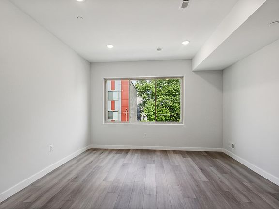 5th image of 2226 N Franklin St #4
