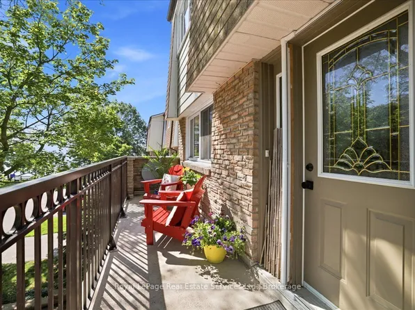 2120 Marine Dr #5, Oakville, ON L6L 1B7