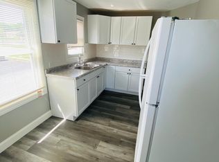 1427 SW Byron St, Topeka, KS 66604