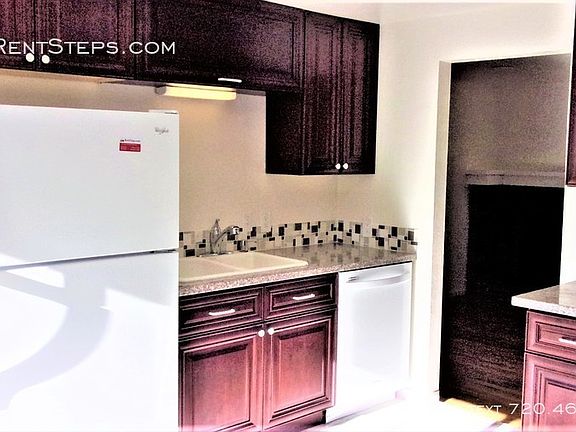 5th image of 858 Hemlock Way