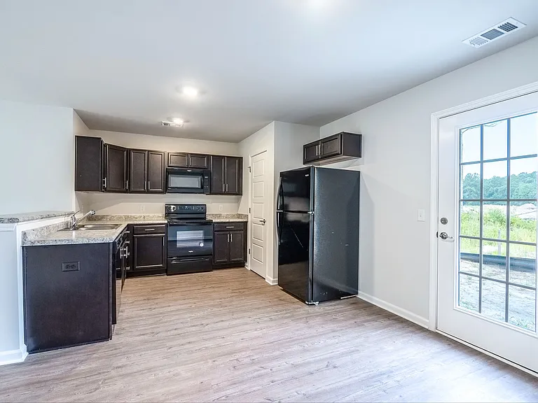 105 Cottage Way — Photo 37