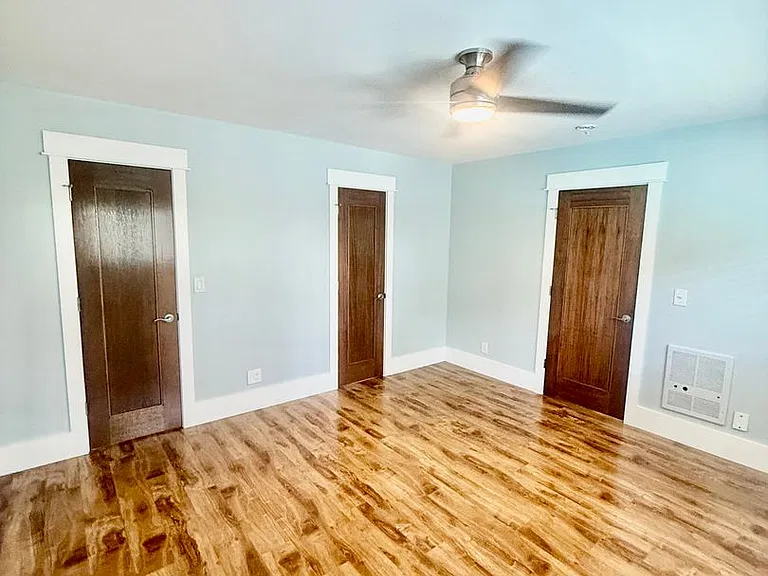 1516 E. 2nd Street — Photo 30