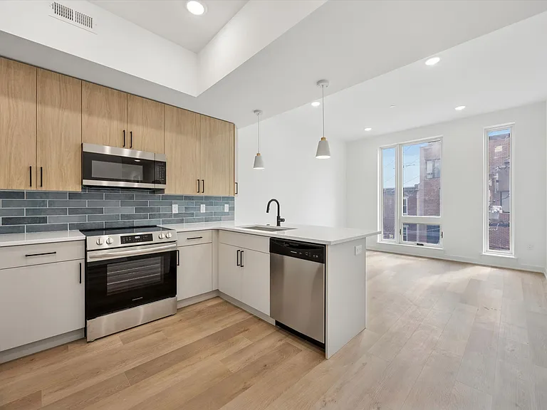 2020 Frankford Ave #306 — Photo 1