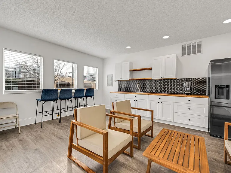 Vivo Living Charlotte (Tryon) — Photo 19