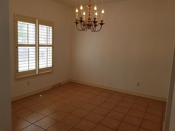 3rd image of 1220 Los Ebanos Dr