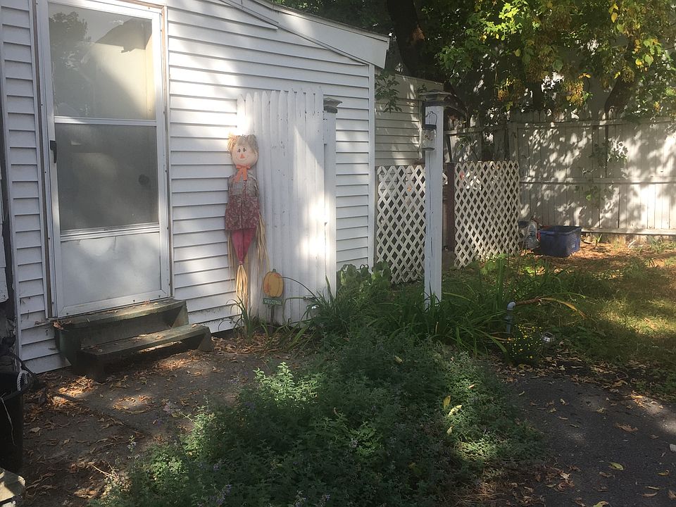 2nd image of 322 N Beech St