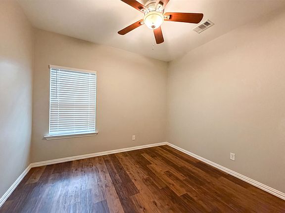 4th image of 619 E Arlington Ave