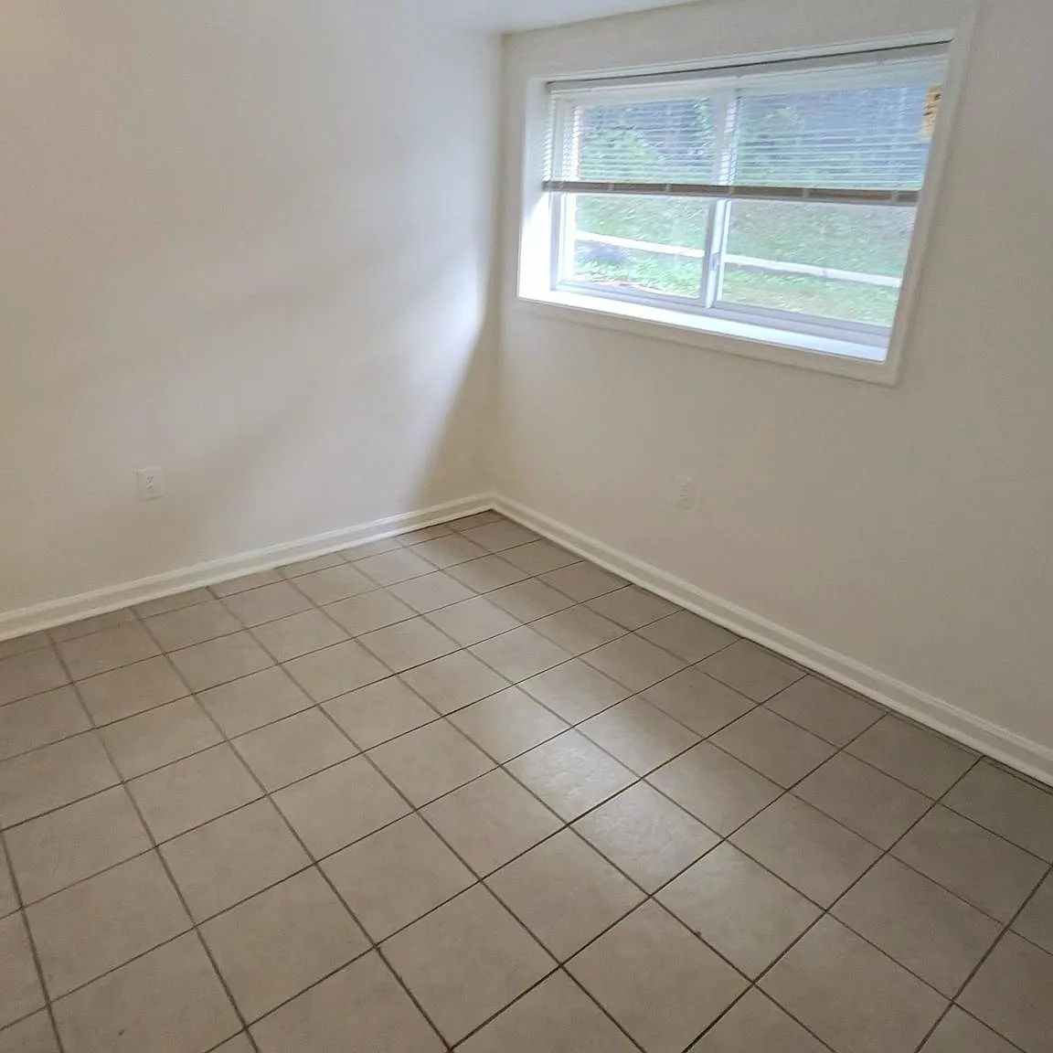 2 bed, 1.0 bath, 550 sqft, $1,750 — Photo 2
