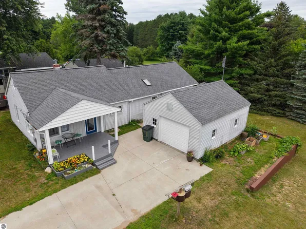 713 S Maple St, Manton, MI 49663