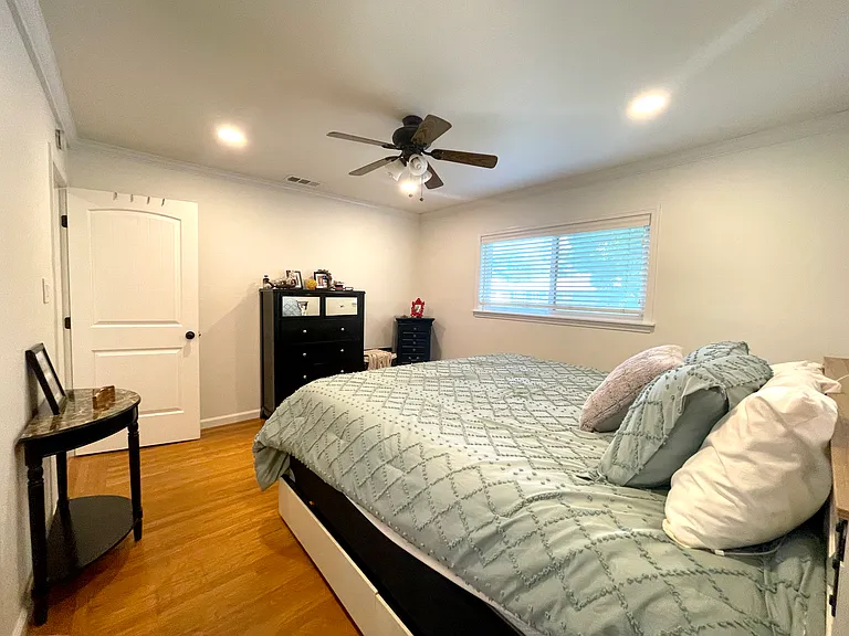 3902 Madeira Way — Photo 8