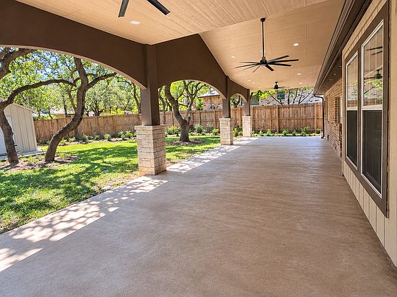 2nd image of 7722 Crooked Brook