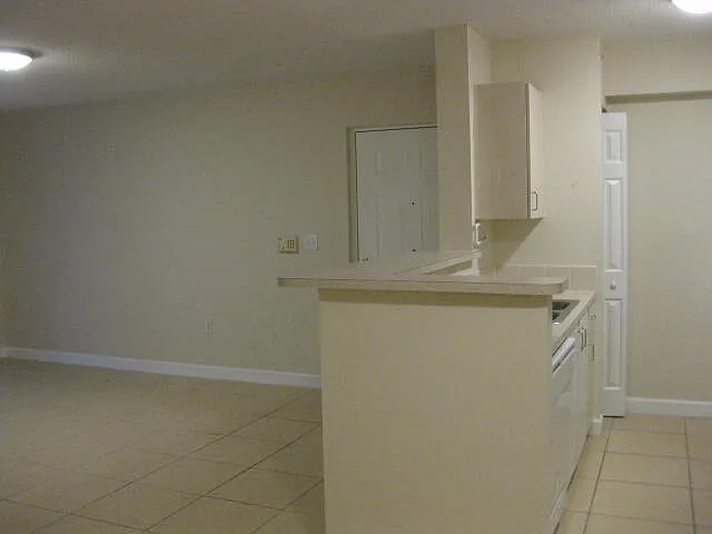 620 SW 111th Ave #103 — Photo 5