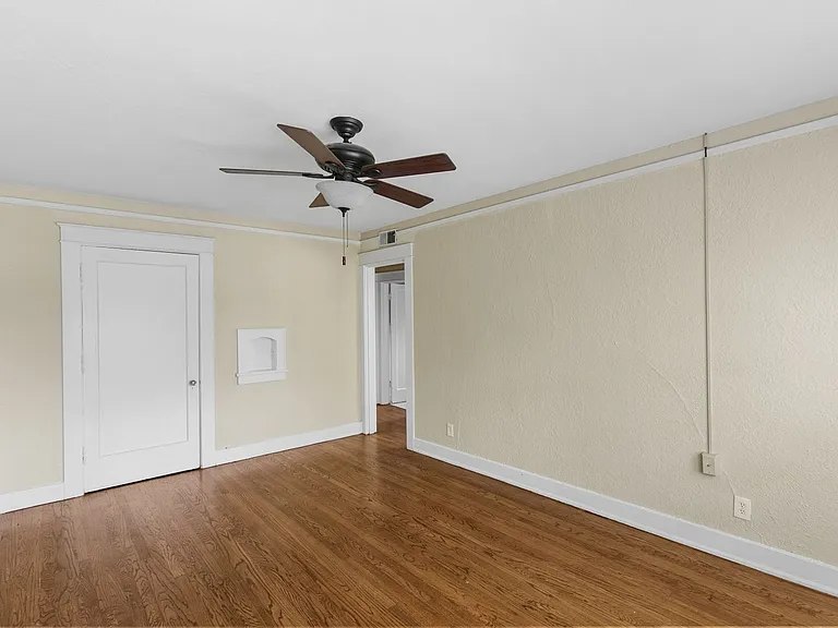 Flanagan Flats — Photo 20